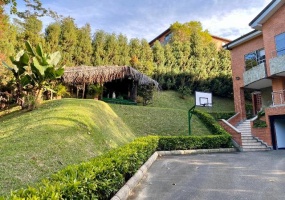 4 Habitaciones Habitaciones, ,8 BathroomsBathrooms,Casa,En Arriendo,2691