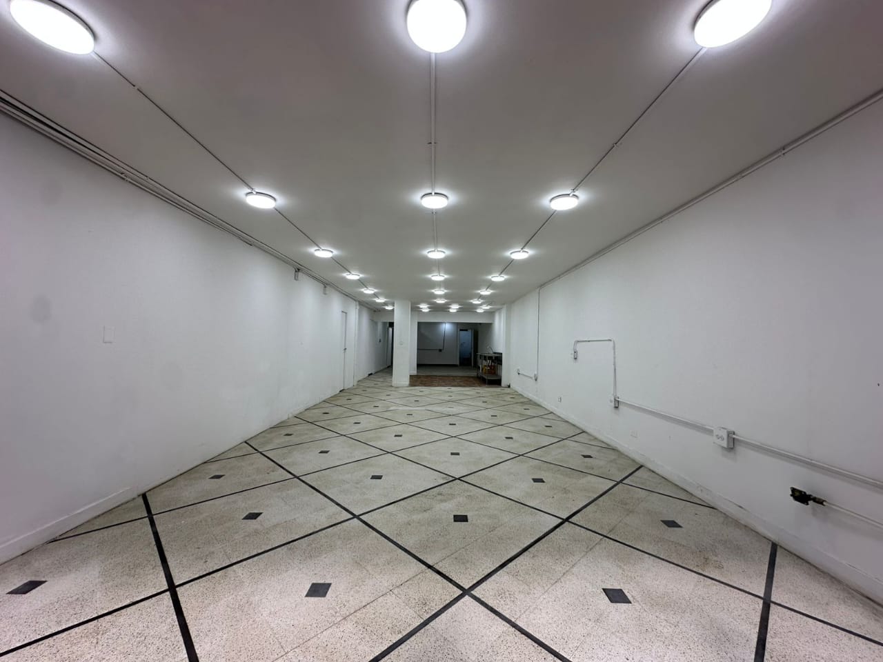 0 , 5 Rooms Rooms,2 BathroomsBathrooms,Local,En Arriendo,0,3836