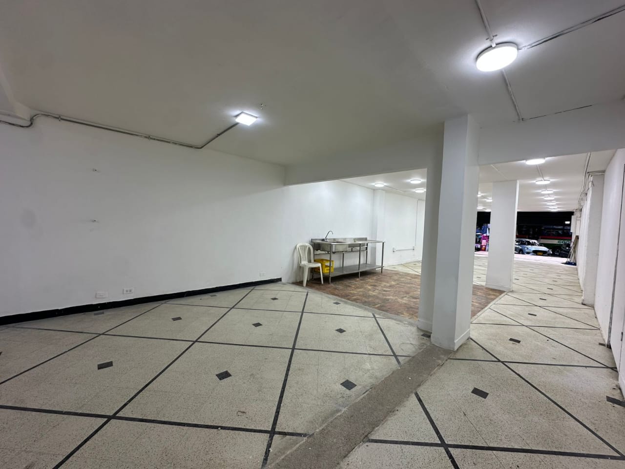 0 , 5 Rooms Rooms,2 BathroomsBathrooms,Local,En Arriendo,0,3836