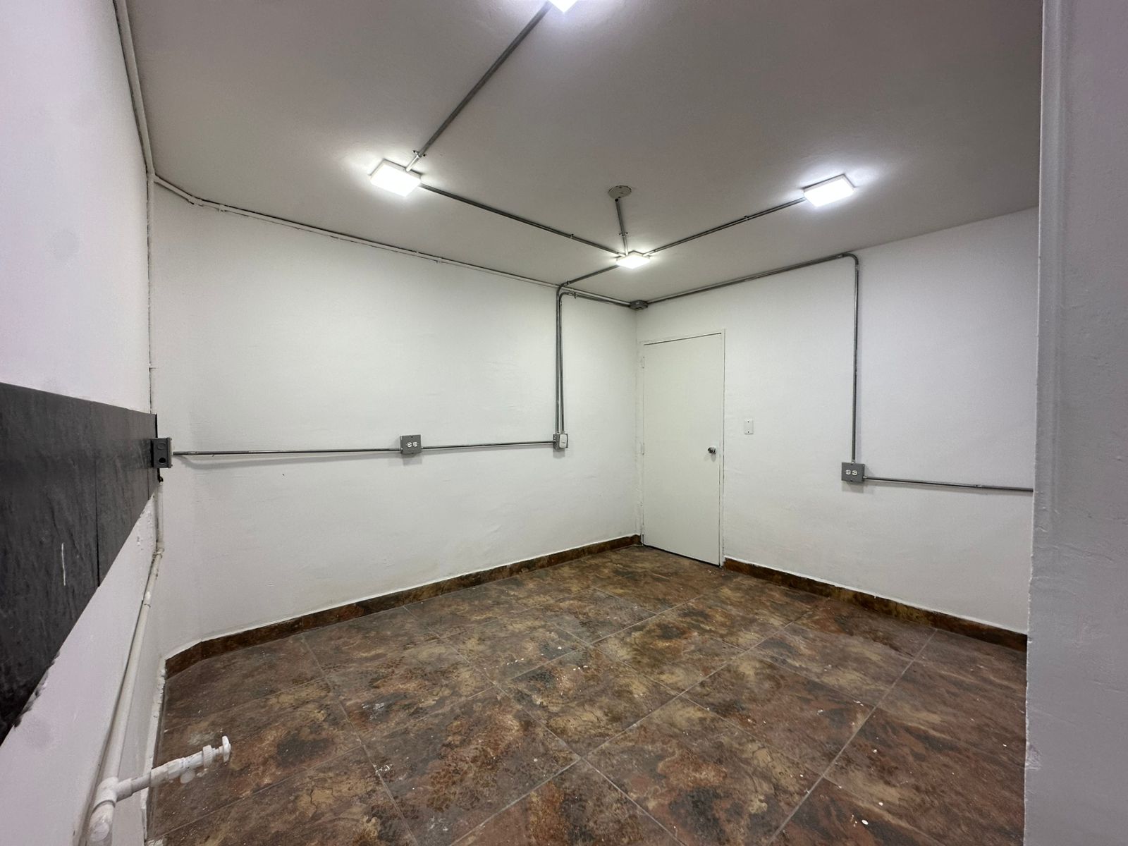 0 , 5 Rooms Rooms,2 BathroomsBathrooms,Local,En Arriendo,0,3836