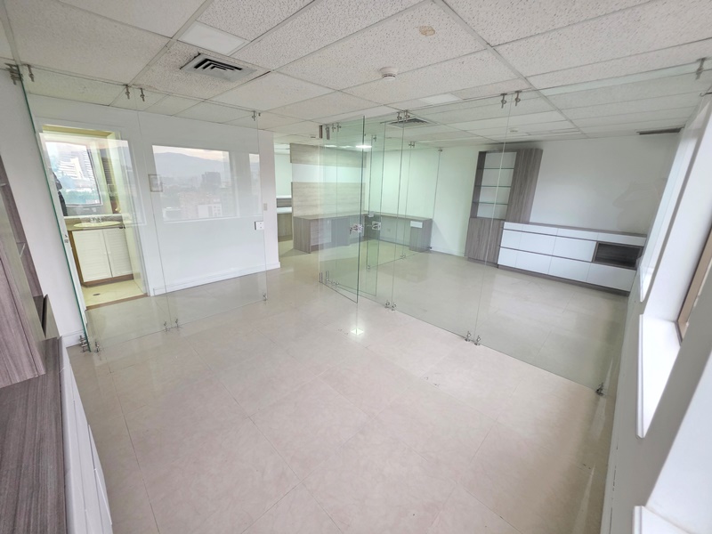 0 , 4 Rooms Rooms,1 BathroomBathrooms,Oficina,En Arriendo,0,3837