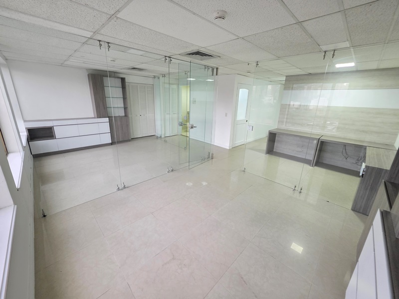0 , 4 Rooms Rooms,1 BathroomBathrooms,Oficina,En Arriendo,0,3837
