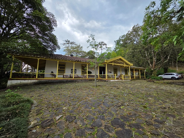 4 Bedrooms Bedrooms, 0 ,5 BathroomsBathrooms,Casa,En Venta,0,3841