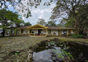 4 Bedrooms Bedrooms, 0 ,5 BathroomsBathrooms,Casa,En Venta,0,3841
