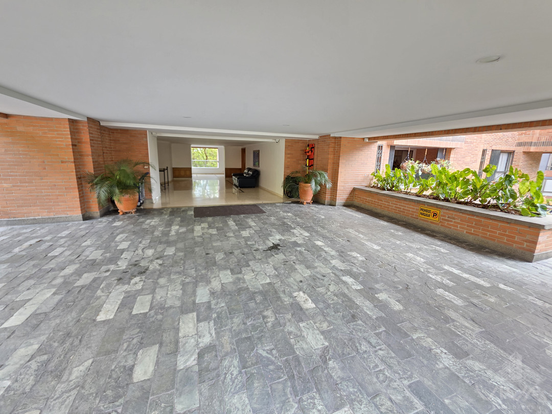 Apartamentos En Arriendo El Poblado -  Los Balsos #2
