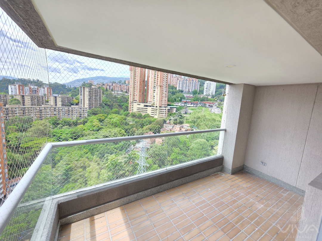 Apartamento En Arriendo Loma De San Julián - El Poblado