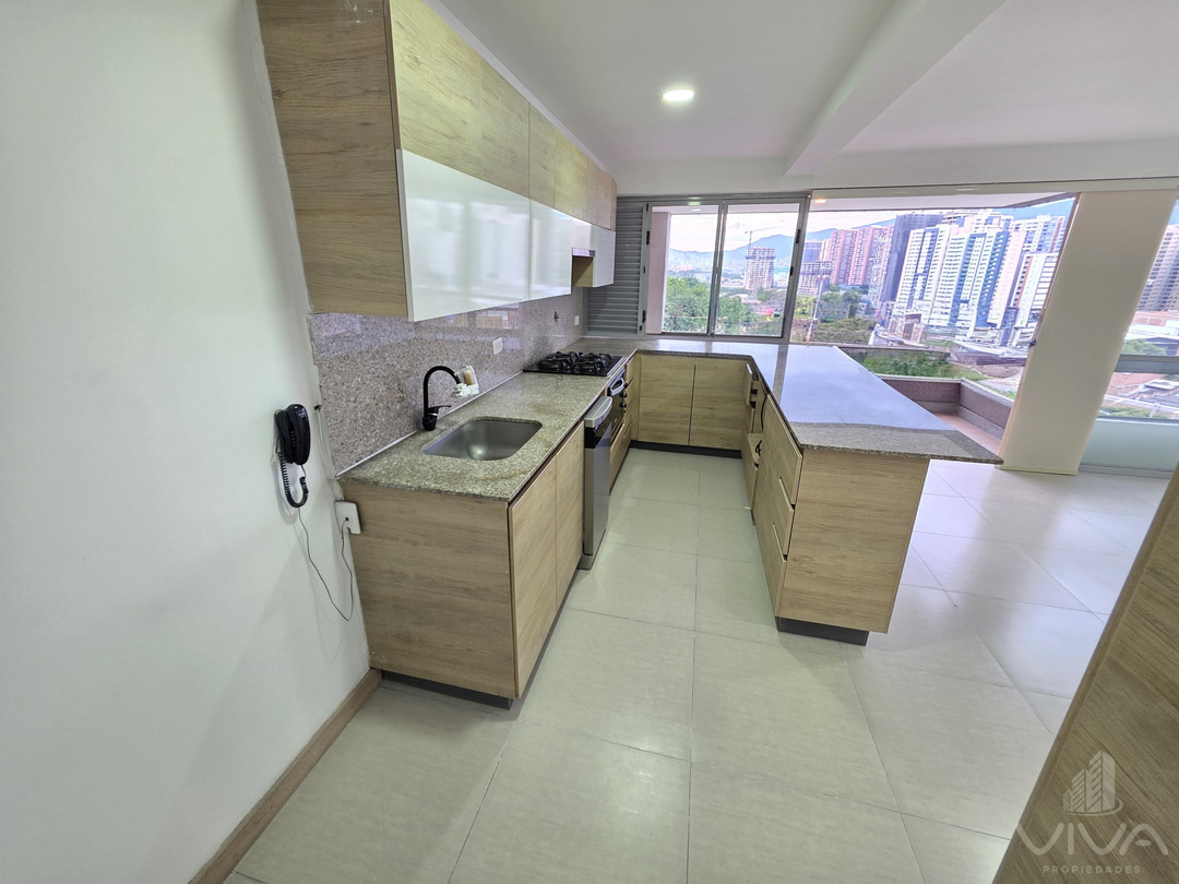 Apartamento En Arriendo Loma De San Julián - El Poblado